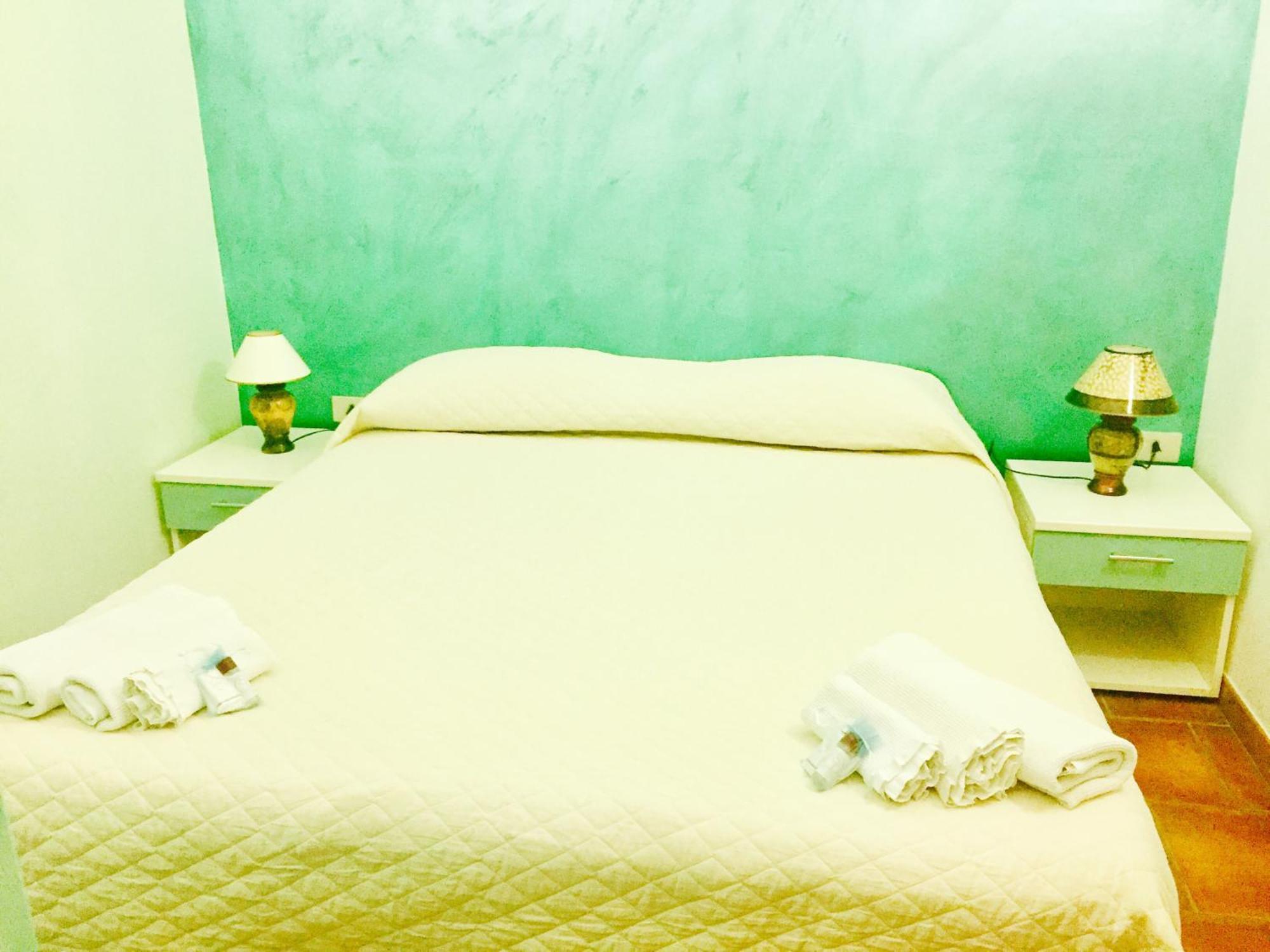 Alessandria del Carretto Ambrosia Hostel מראה חיצוני תמונה