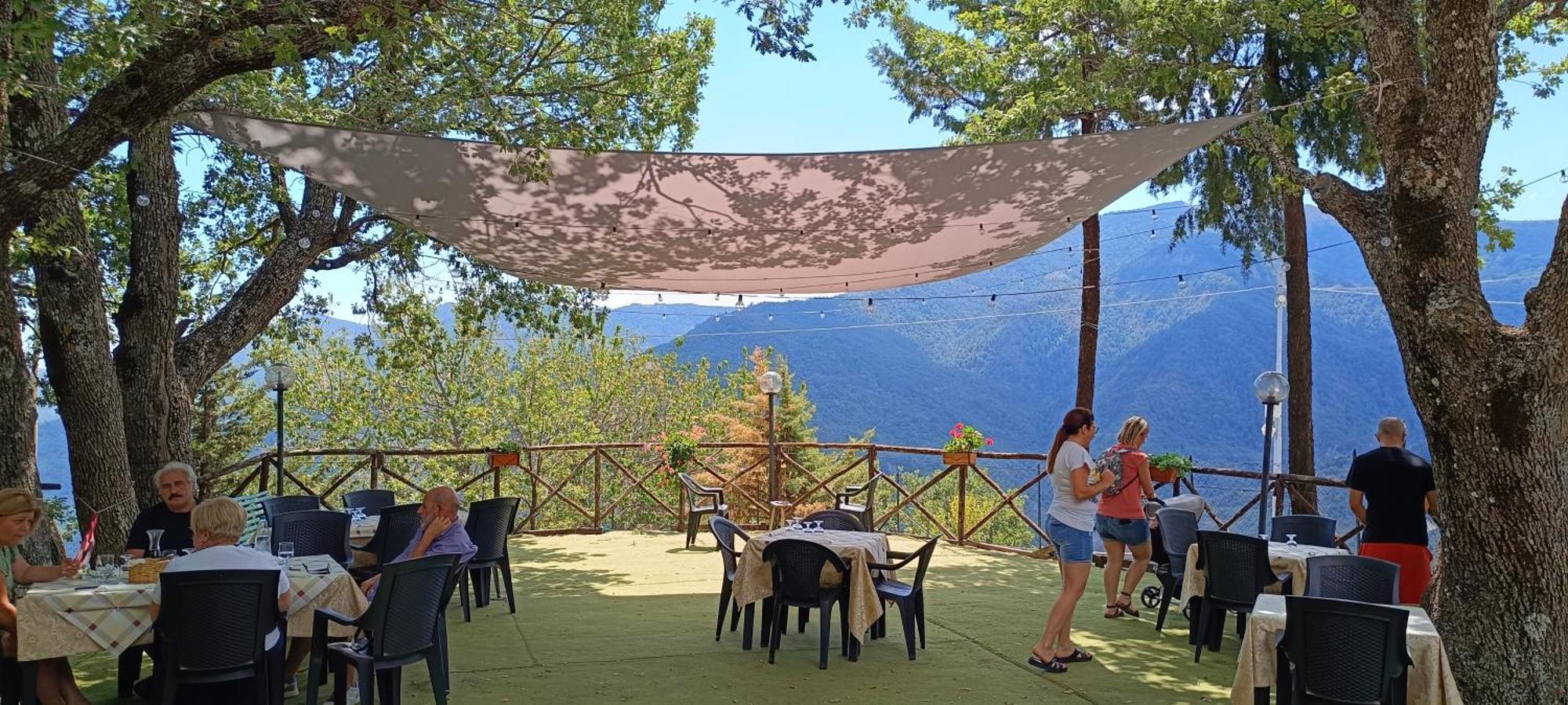 Alessandria del Carretto Ambrosia Hostel מראה חיצוני תמונה