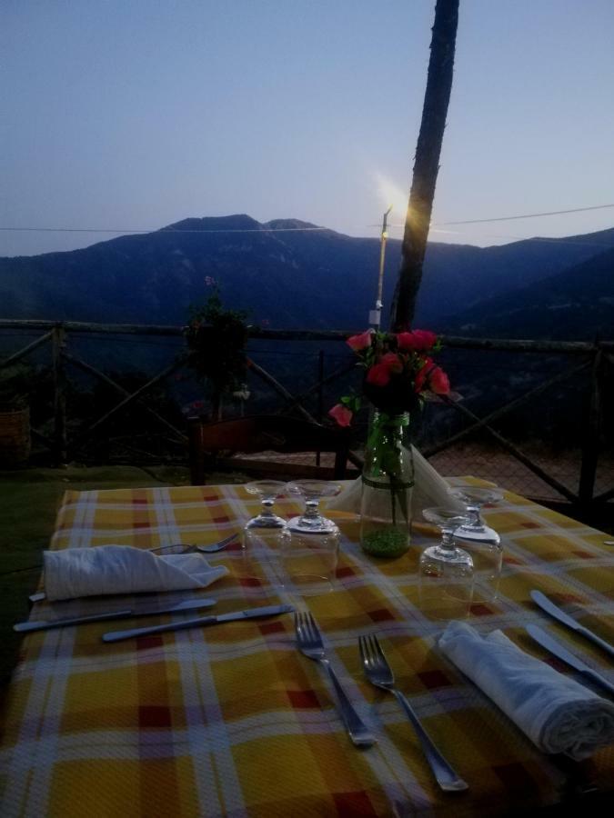 Alessandria del Carretto Ambrosia Hostel מראה חיצוני תמונה